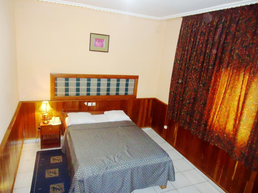 Saffana Hotel Douala Room photo